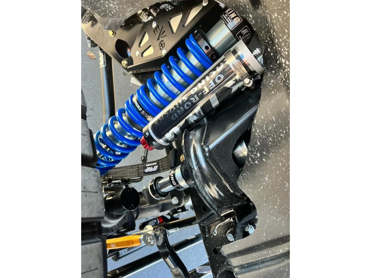 JLU (4-Door) GAS 3-5 INCH LIFT KING 2.5 INCH COILOVER PRO SUSPENSION SYSTEMS JEEP WRANGLER - Image 6